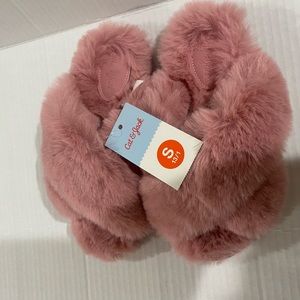 Cat & Jack cross band faux fur girls slippers size 13/1
